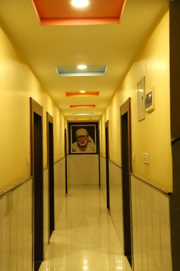 Sai Madhavi Palace Hotel Shirdi Esterno foto