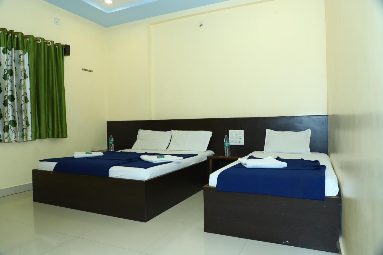 Sai Madhavi Palace Hotel Shirdi Esterno foto