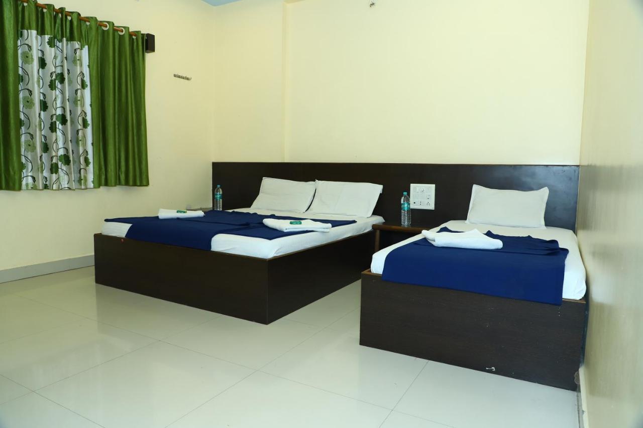 Sai Madhavi Palace Hotel Shirdi Esterno foto