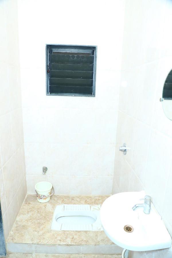 Sai Madhavi Palace Hotel Shirdi Esterno foto