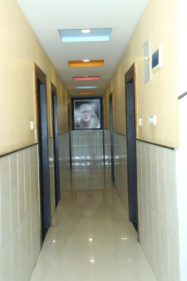 Sai Madhavi Palace Hotel Shirdi Esterno foto